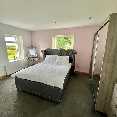 Unique Countryside Stay Dundrod Exterior foto